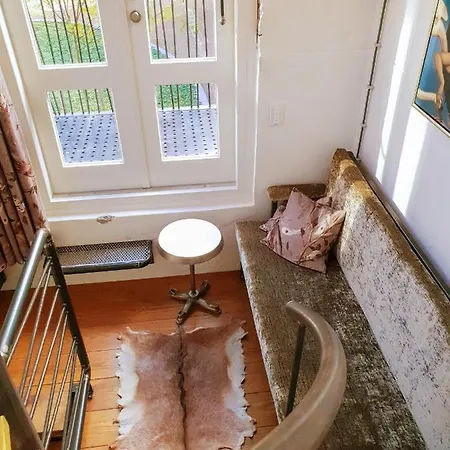 Daire Goudse Watertoren, 't Kleinste Woontorentje Nederland Gouda