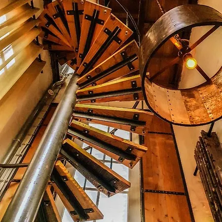 Apartment Goudse Watertoren, 't Kleinste Woontorentje Nederland