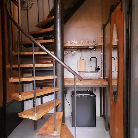 Goudse Watertoren, 't Kleinste Woontorentje Nederland דירה חאודה